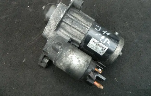 Nissan Qashqai Starter motor 233006867R