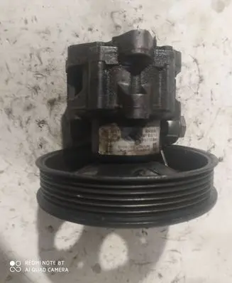 Opel Vectra B Power steering pump 90495960