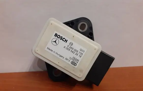 Mercedes-Benz E A207 ESP acceleration yaw rate sensor A0055422618 5324