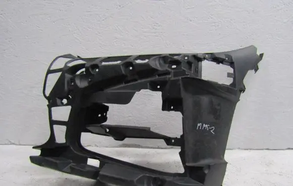 BMW 4 G22 G23 G24 G26 Front bumper mounting bracket 8076711