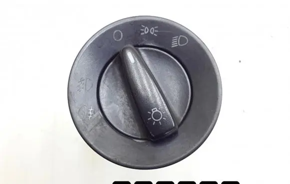 Volkswagen PASSAT B5 Light switch 1c0941531a