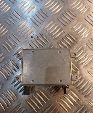Mercedes-Benz C W203 Antenna control unit 2118200885 09701212