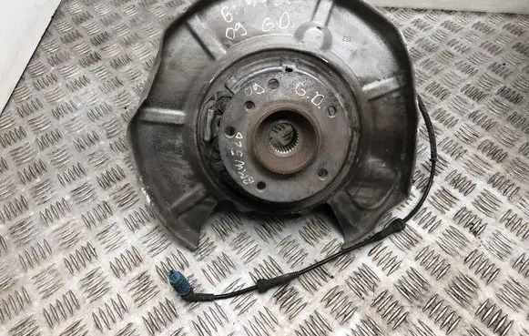 BMW 5 E60 E61 Rear wheel hub C248377 T8556U
