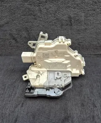 Audi Q7 4M Rear door lock 4G0839015C