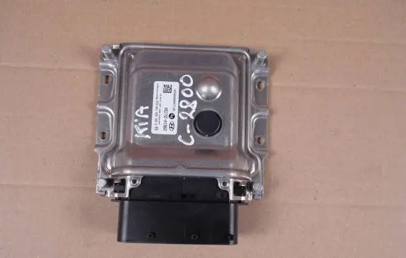 Hyundai Tucson TL Engine control unit/module 296102U150 0281034749 1039735653