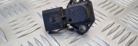 Audi A4 S4 B5 8D Air pressure sensor 0281002177 038906051