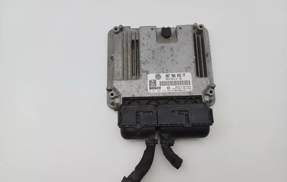 Volkswagen Golf V Engine control unit/module 06F906056FF 0261S02263