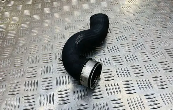 Mercedes-Benz ML W163 Intercooler hose/pipe 1635018082