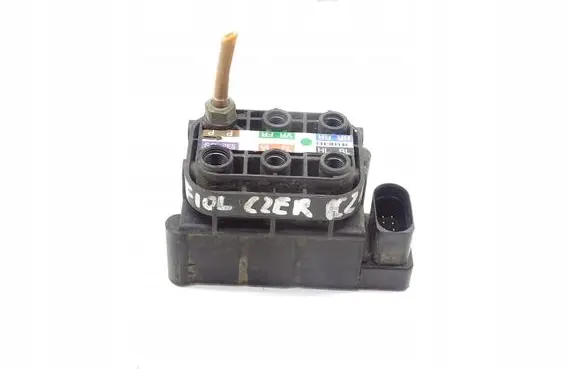 Audi A8 S8 D4 4H Air suspension valve block 4H0616013A
