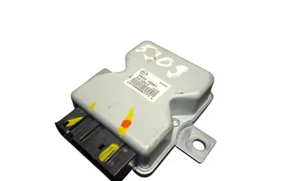 Mazda 6 Fuel injection pump control unit/module PE0218561 6158050771 W4T80572