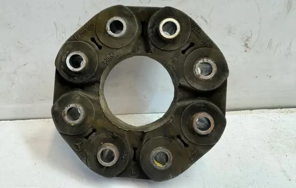 Mercedes-Benz CLS C218 X218 Rear prop shaft donut coupling/joint 2404110115