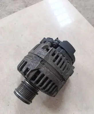 Volkswagen Sharan Generator/alternator 038903024A