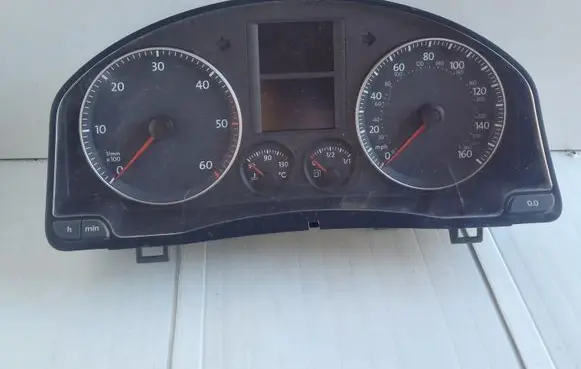 Volkswagen Golf V Speedometer (instrument cluster) 1K0920961K