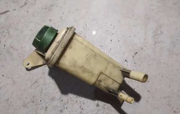 Audi A4 S4 B5 8D Power steering fluid tank/reservoir 8D0422373C