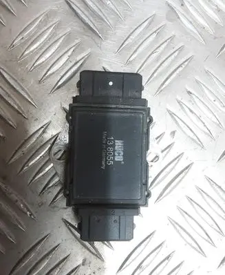 Audi A4 S4 B7 8E 8H Ignition amplifier control unit 138055