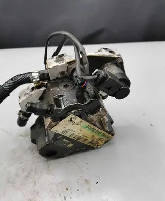 Mercedes-Benz R W251 Fuel injection high pressure pump A6420700201 0445010095 96098101
