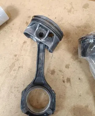 Mercedes-Benz E W238 Piston A2760300700 A2760300520