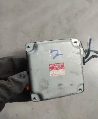 Toyota Prius+ (ZVW40) Other control units/modules 8989247080 1751007280