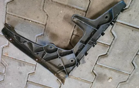 Audi A6 S6 C6 4F Front bumper mounting bracket 4f9807454