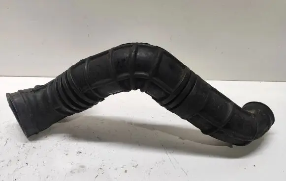 Volvo S40, V40 Air intake hose/pipe MB957388 5V023S0CAI1