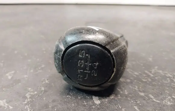 Volkswagen Golf III Gear lever shifter trim leather/knob EFRE33