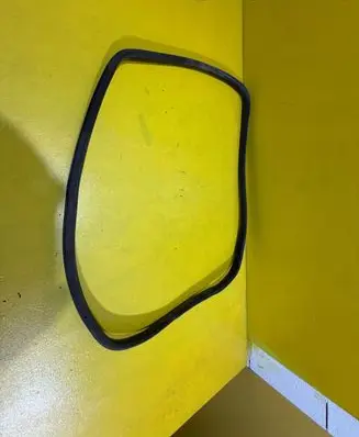 Ford Galaxy Rubber seal loading door window/glass 138KM