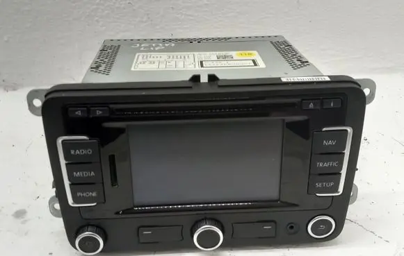 Volkswagen Jetta V Radio/CD/DVD/GPS head unit 3C0035270