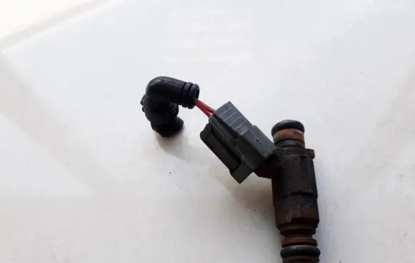 KIA Carens I Fuel injector 9260930008 0K2A513250