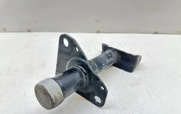 Volkswagen PASSAT B5 Front bumper shock/impact absorber 3B0807133