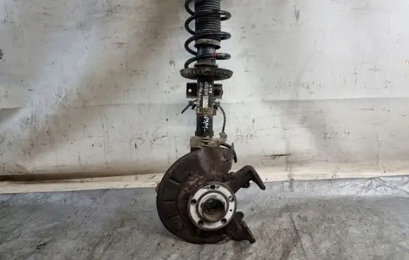 Volkswagen Polo IV 9N3 Front wheel hub spindle knuckle 6Q0413031CD