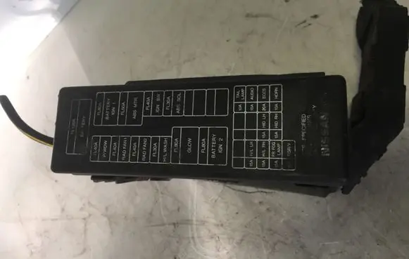 Nissan Primera Fuse box set 71547003