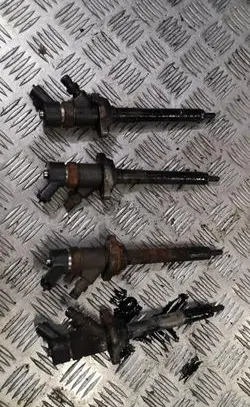Fuel injectors set