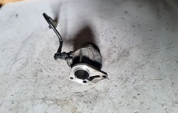 Renault Trafic II (X83) Vacuum pump 8200072985 72238908F