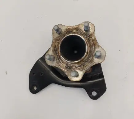 Nissan Leaf II (ZE1) Rear wheel hub