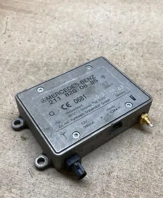 Mercedes-Benz E W211 Bluetooth antenna 2118200885