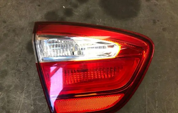 KIA Rio Tailgate rear/tail lights 924031W2