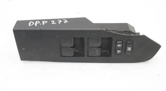 Toyota Auris E180 Other switches/knobs/shifts 7423102D30