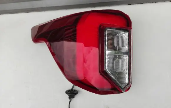 Ford Explorer VI Rear/tail lights LB5B-13405-CG