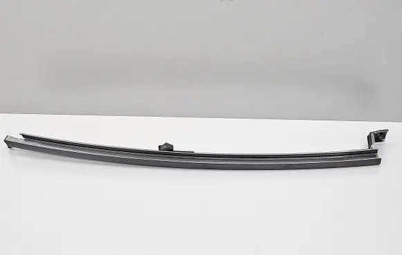 Mazda 3 III Rear door windshield rail 