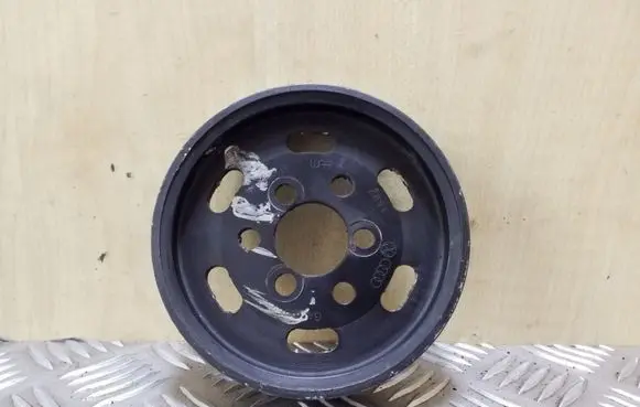 Volkswagen Golf IV Power steering pump pulley 038145255B