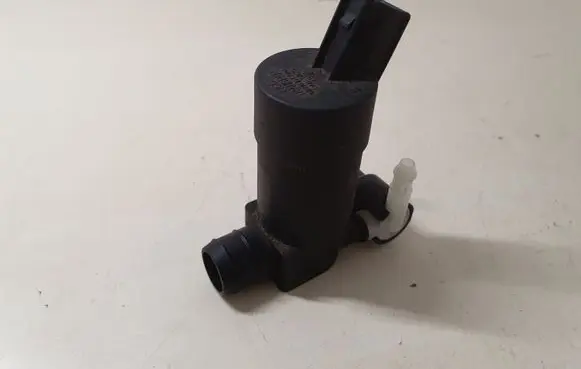 Volvo C30 Windscreen/windshield washer pump 1S7117K624