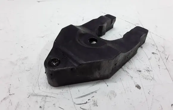Nissan X-Trail T30 Fuel Injector clamp holder