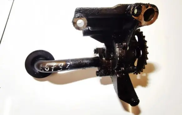 Volkswagen Golf IV Oil pump 06A115105 670815552