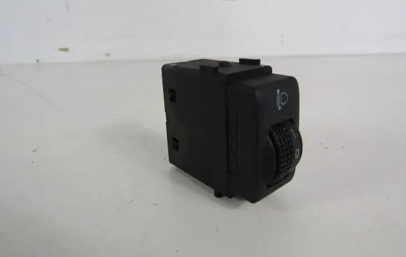 Nissan Note (E11) Headlight level height control switch 251909U00A