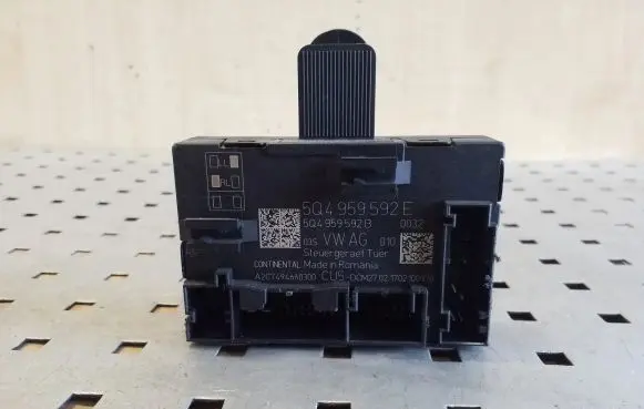 Skoda Superb B8 (3V) Door control unit/module 5Q4959592E
