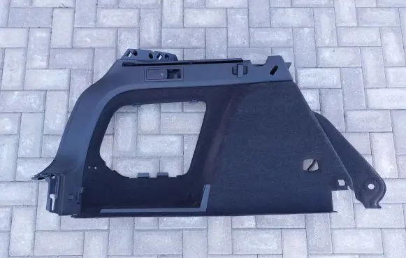 Trunk/boot side trim panel