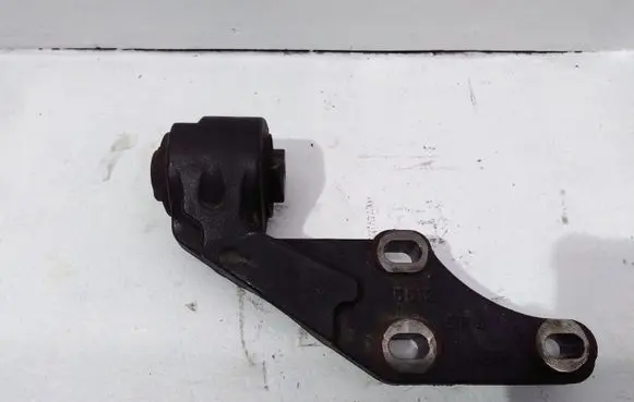 Land Rover Discovery 4 - LR4 Front differential mounting bracket 