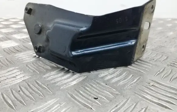 Fender mounting bracket