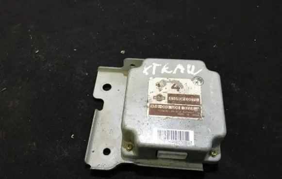 Nissan X-Trail T30 Airbag control unit/module 41650eq070 a68-000u06