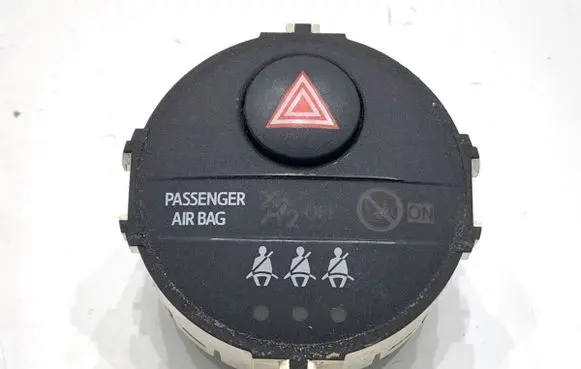 Toyota Yaris Hazard light switch 839500D050